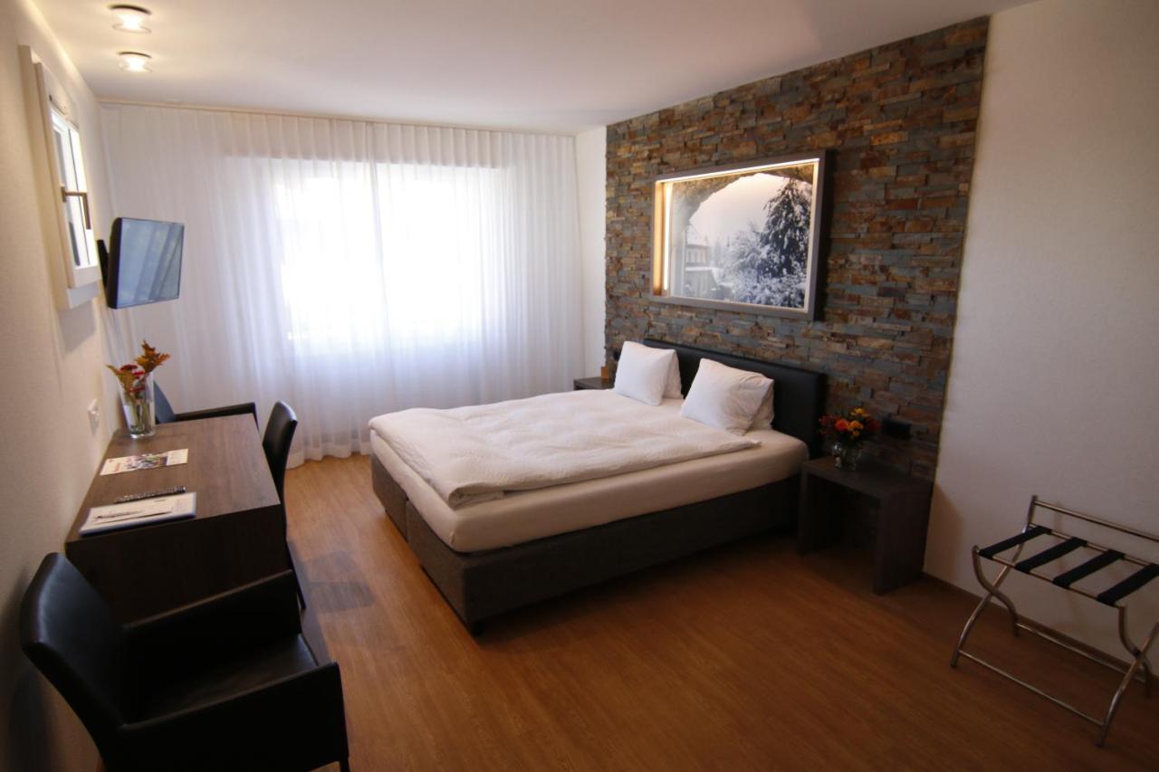 Hotel Eremitage อาร์เลสไฮม์ ภายนอก รูปภาพ