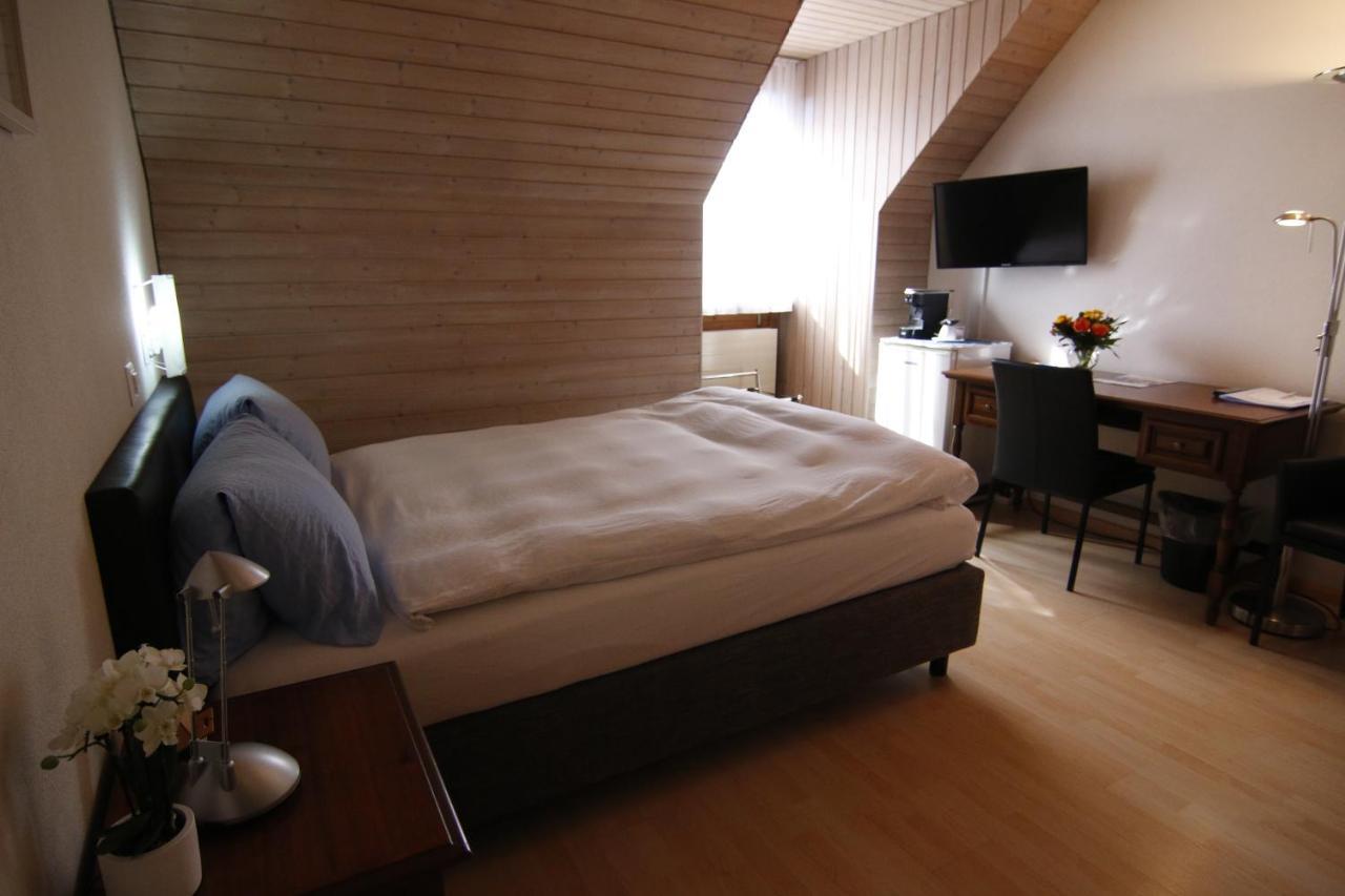 Hotel Eremitage อาร์เลสไฮม์ ภายนอก รูปภาพ