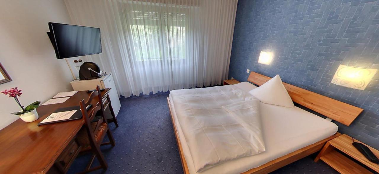 Hotel Eremitage อาร์เลสไฮม์ ภายนอก รูปภาพ
