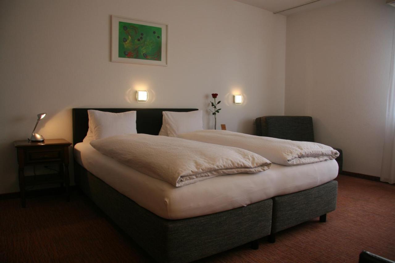 Hotel Eremitage อาร์เลสไฮม์ ภายนอก รูปภาพ