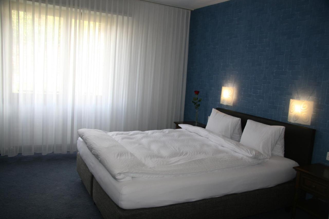 Hotel Eremitage อาร์เลสไฮม์ ภายนอก รูปภาพ